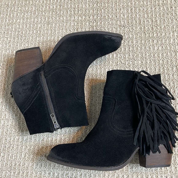 STEVE MADDEN FAULKNER BLACK SUEDE WESTERN FRINGED HEELED ANKLE BOOTS **NWOT** - Picture 11 of 13